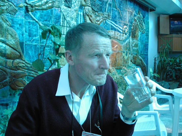 people003